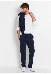 bonprix - Spodnie sportowe z miękką warstwą spodnią i równym dołem. Okazja: na co dzień. Kolor: niebieski. Materiał: dzianina, dresówka. Styl: sportowy #2