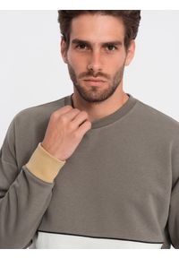Ombre Clothing - Bluza męska OVERSIZE z kontrastowym łączeniem kolorów - khaki V7 - Rozmiar: XL. Kolor: brązowy. Materiał: materiał, poliester, bawełna. Wzór: aplikacja #3