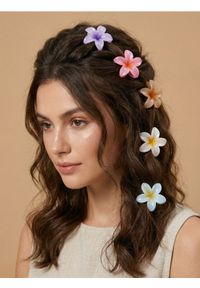 Sinsay - Spinki do włosów w kształcie kwiatów 6 pack - wielobarwny. Wzór: kwiaty #1