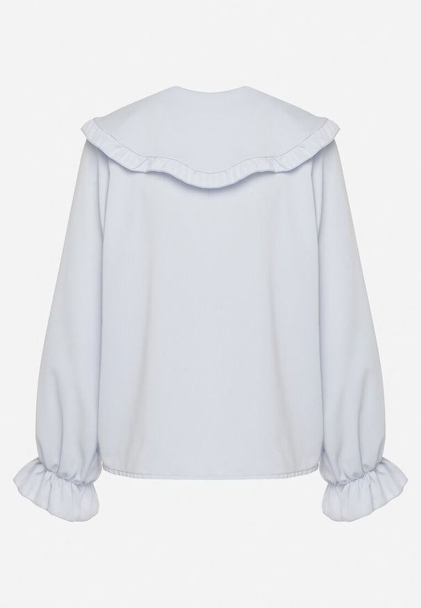 Born2be - Jasnoniebieska Koszula z Ozdobnym Kołnierzykiem i Falbankami Emilarae. Okazja: na co dzień, na spotkanie biznesowe. Typ kołnierza: kołnierz z falbankami. Kolor: niebieski. Materiał: jeans. Długość rękawa: długi rękaw. Długość: długie. Styl: biznesowy, casual, elegancki