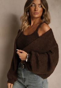 Renee - Brązowy Niezapinany Kardigan z Wełną i Wiskozą z Dołączonym Topem Belvane. Kolor: brązowy. Materiał: wełna, wiskoza. Długość rękawa: na ramiączkach #1