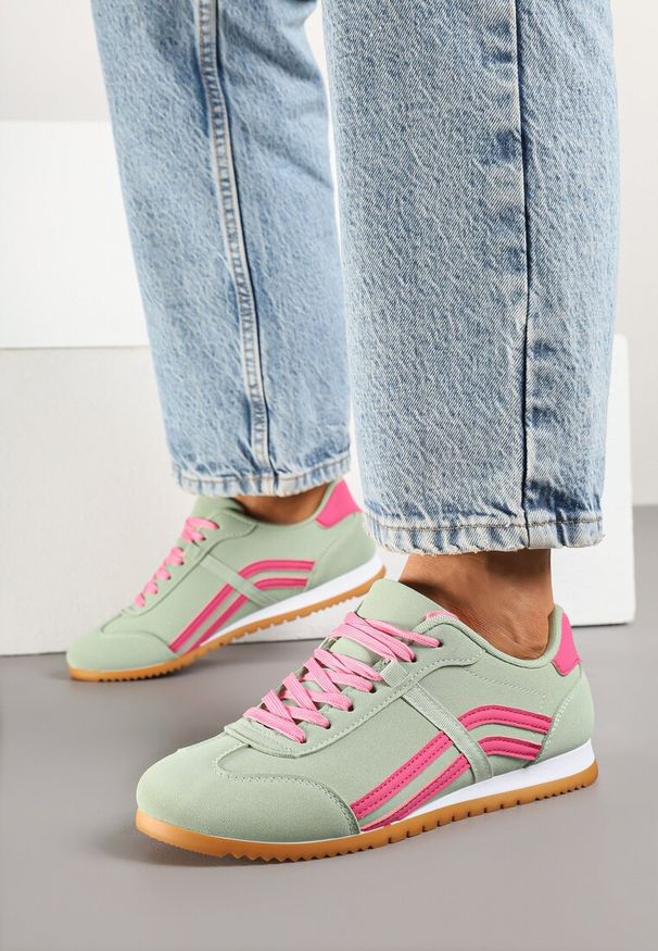 Renee - Jasnozielone Sneakersy przed Kostkę z Paskami na Cholewce Deniffia. Okazja: na co dzień. Wysokość cholewki: przed kostkę. Zapięcie: pasek. Kolor: zielony. Szerokość cholewki: normalna