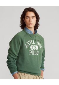 Ralph Lauren - RALPH LAUREN - Zielona bluza z nadrukiem. Okazja: na co dzień. Typ kołnierza: polo, bez kaptura. Kolor: zielony. Materiał: bawełna. Długość rękawa: długi rękaw. Długość: długie. Wzór: nadruk. Styl: casual, sportowy #1