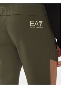 EA7 Emporio Armani Spodnie dresowe 6DPP71 PJVTZ 1846 Zielony Regular Fit. Kolor: zielony. Materiał: bawełna #5