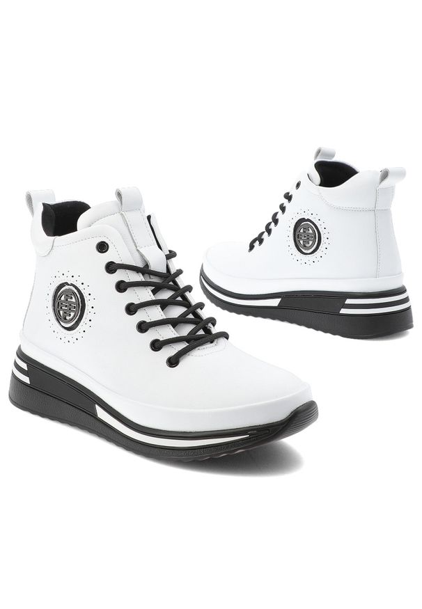 Białe Botki Filippo Modne Obuwie Damskie. Okazja: na co dzień. Zapięcie: sznurówki. Kolor: biały. Materiał: skóra ekologiczna. Szerokość cholewki: normalna. Styl: casual, sportowy