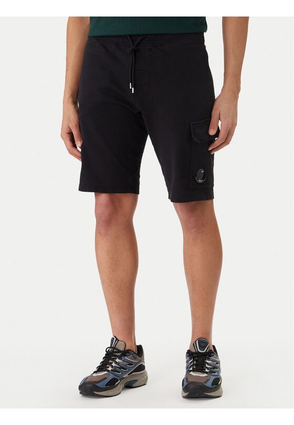 C.P. Company Szorty sportowe RCCMSB704A002246G Czarny Regular Fit. Kolor: czarny. Materiał: bawełna. Styl: sportowy