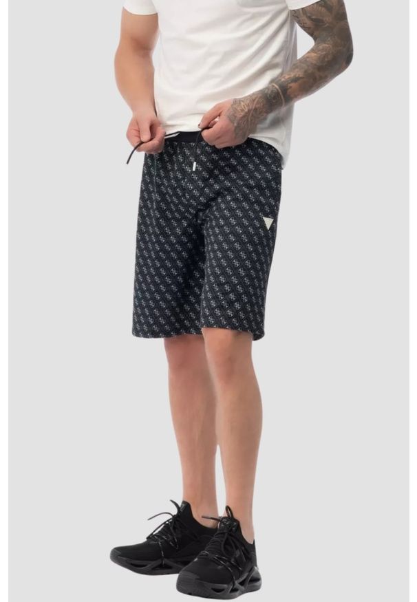 Guess - GUESS Granatowe męskie spodenki w monogram New Korbin, Rozmiar XXL. Okazja: na co dzień. Kolor: niebieski. Sezon: lato. Styl: casual