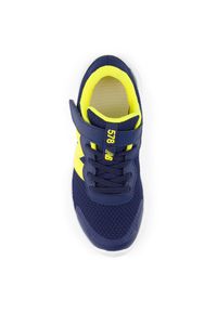 Buty dziecięce New Balance P57851R – granatowe. Kolor: niebieski. Materiał: guma, syntetyk, materiał. Szerokość cholewki: normalna. Sport: bieganie #2