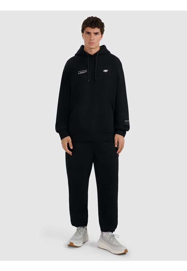 4f - 4F Spodnie dresowe joggery męskie - czarne XXL. Kolor: czarny. Materiał: dresówka