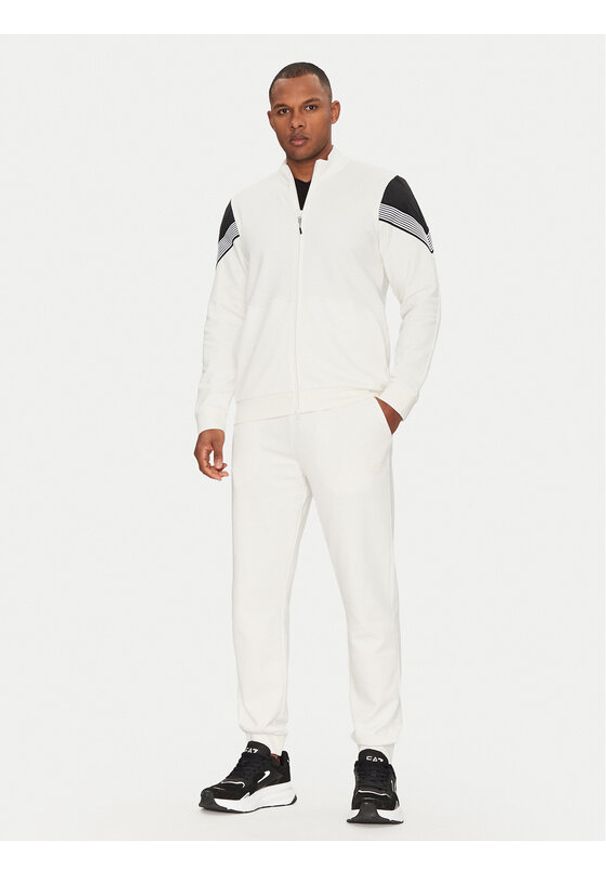 EA7 Emporio Armani Dres 7M000268 AF12451 U0005 Biały Regular Fit. Kolor: biały. Materiał: bawełna