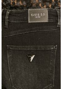 Guess - Jeansy 1981. Stan: podwyższony. Kolor: czarny. Materiał: jeans. Wzór: gładki #3