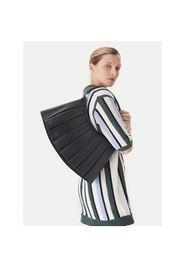 Torebka Lacoste. Kolor: czarny