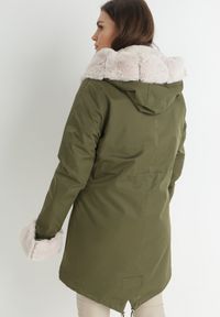 Born2be - Ciemnozielona Kurtka Parka z Futerkiem Koni. Kolor: zielony. Materiał: futro. Sezon: zima, jesień #4