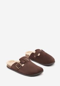 Born2be - Brązowe Kapcie Chodaki na Korkowej Podeszwie z Paskiem i Klamrą Aponella. Okazja: do domu. Zapięcie: klamry. Kolor: brązowy. Materiał: jeans #3