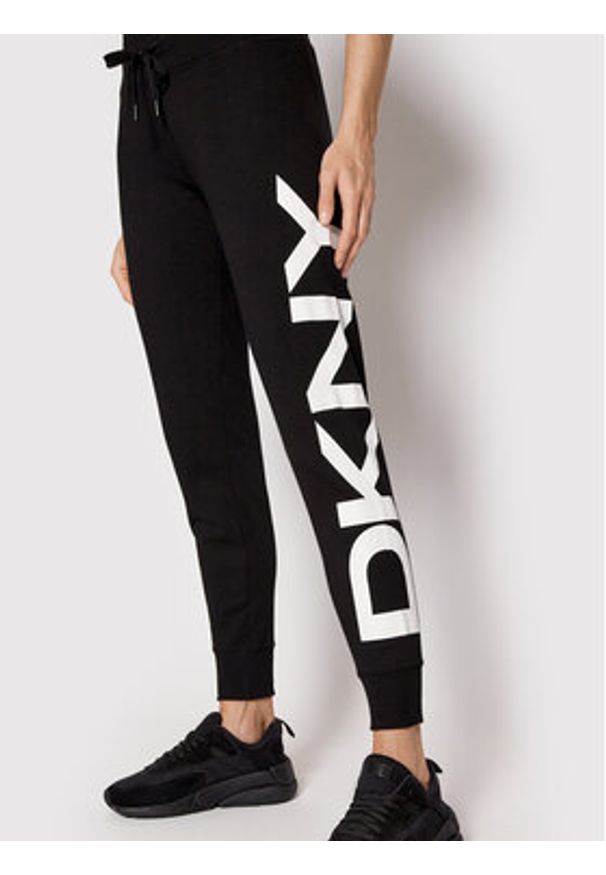 DKNY Sport Spodnie dresowe DP1P1947 Czarny Regular Fit. Kolor: czarny. Materiał: bawełna, syntetyk