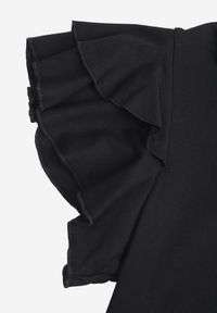 Renee - Czarna Gładka Bluzka z Bawełny z Rękawkami z Falbanek Nedaxera. Okazja: na co dzień, na randkę, na imprezę. Typ kołnierza: kołnierz z falbankami. Kolor: czarny. Materiał: bawełna. Długość rękawa: krótki rękaw. Wzór: gładki. Styl: casual #6