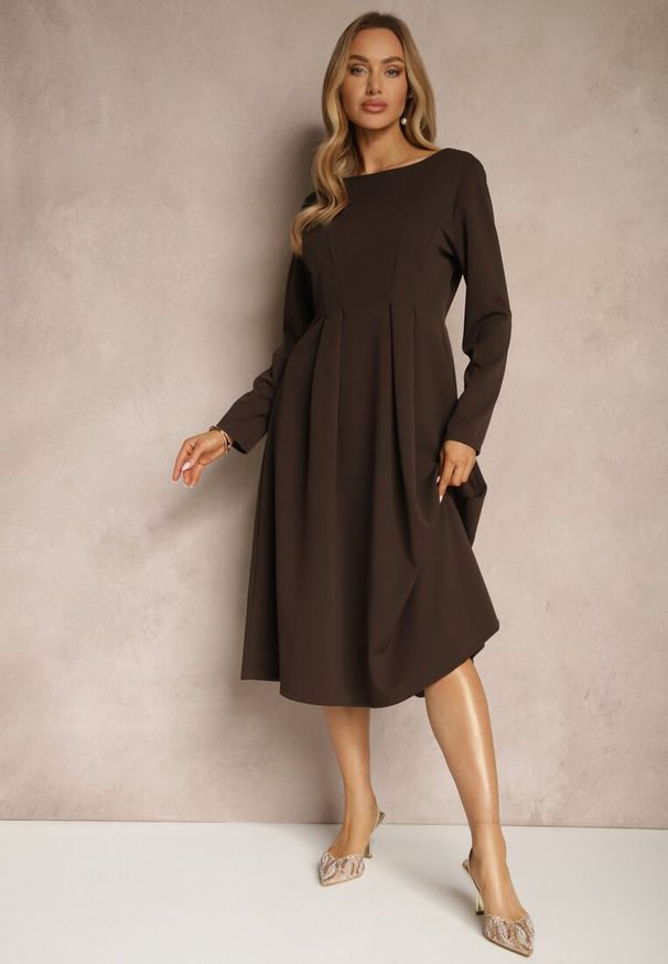 Renee - Brązowa Rozkloszowana Sukienka w Eleganckim Stylu Temilissa. Okazja: na co dzień, na spotkanie biznesowe, na imprezę. Kolor: brązowy. Typ sukienki: rozkloszowane. Styl: elegancki