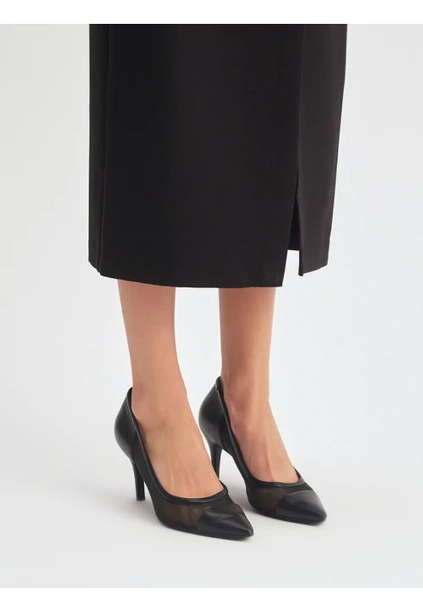 Ryłko - Czarne czółenka damskie z siateczką. Kolor: czarny. Materiał: skóra. Obcas: na obcasie. Styl: street. Wysokość obcasa: średni