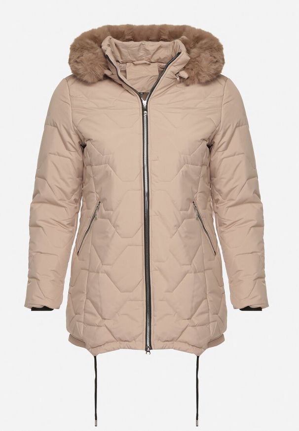 Born2be - Beżowa Klasyczna Kurtka z Pikowanymi Przeszyciami i Kapturem z Futerkiem Raffisa. Okazja: na co dzień. Kolekcja: plus size. Kolor: beżowy. Materiał: futro. Styl: klasyczny