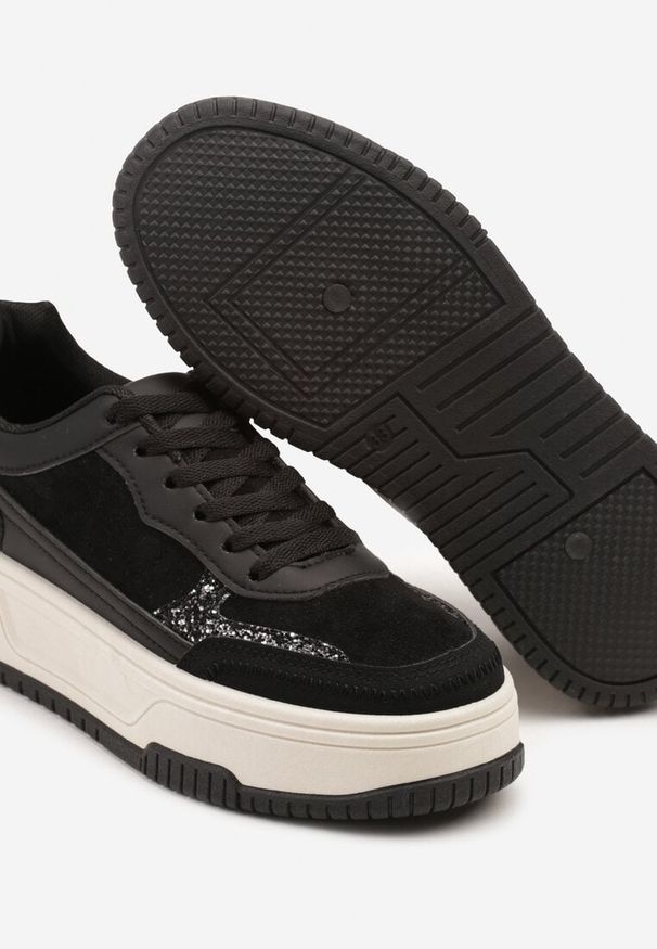 Born2be - Czarno-Białe Sneakersy na Grubej Platformie z Tłoczeniem Ozdobione Wzorem w Panterkę Deolithra. Okazja: na co dzień. Kolor: czarny. Materiał: jeans. Wzór: aplikacja, motyw zwierzęcy. Sezon: lato, wiosna. Obcas: na platformie
