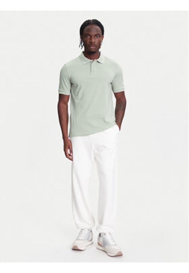 Guess Polo Z5YP02 K9WF1 Zielony Regular Fit. Typ kołnierza: polo. Kolor: zielony. Materiał: bawełna