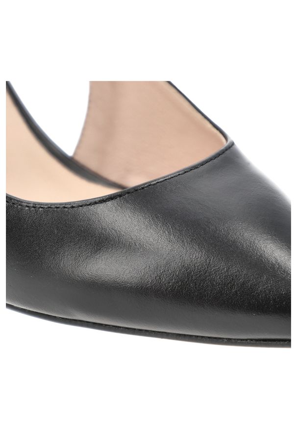 Czarne Czółenka Armodo Eleganckie Obuwie Damskie. Okazja: na spotkanie biznesowe. Nosek buta: szpiczasty. Zapięcie: pasek. Kolor: czarny. Wzór: geometria, aplikacja. Materiał: skóra. Obcas: na obcasie. Styl: elegancki. Wysokość obcasa: średni