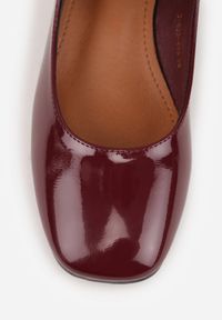 Born2be - Bordowe Lakierowane Czółenka w Stylu Mary Jane na Niskim Słupku Zindira. Okazja: na spotkanie biznesowe, do pracy. Zapięcie: pasek. Kolor: czerwony. Materiał: lakier. Obcas: na słupku. Styl: biznesowy, elegancki #8