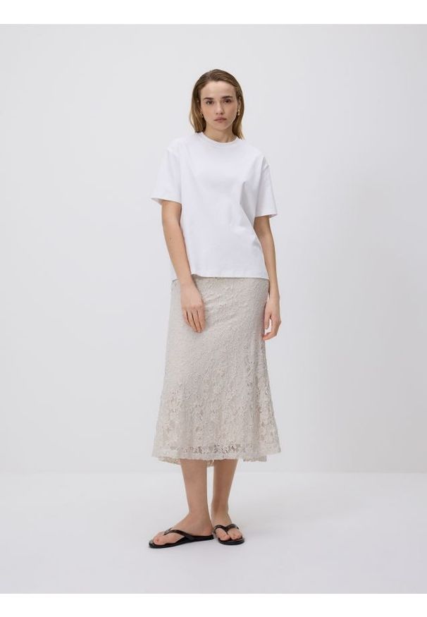 Reserved - Spódnica z koronką - kremowy. Kolor: kremowy. Materiał: koronka. Wzór: koronka