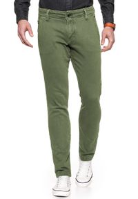 Mustang - MUSTANG SPODNIE MĘSKIE 5P CHINO DUSKY GREEN 1006701 6287. Wzór: aplikacja #3