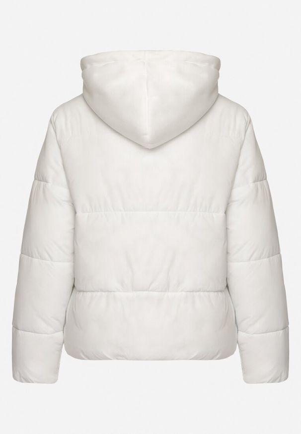 Born2be - Biała Pikowana Kurtka z Kapturem Mivuna. Okazja: na co dzień. Typ kołnierza: kaptur. Kolor: biały. Materiał: jeans. Długość: krótkie. Styl: casual