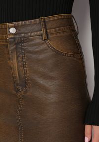 Born2be - Brązowa Spódnica Mini z Ekoskóry z Regularną Talią Velliana. Kolor: brązowy #5