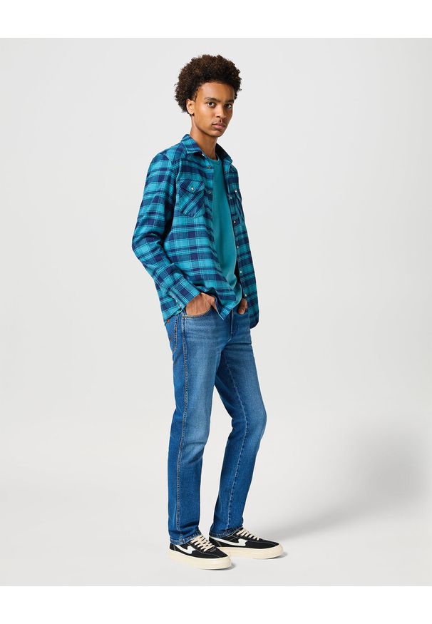Wrangler - WRANGLER MĘSKIE SPODNIE JEANSOWE TEXAS SLIM RAINDROP 112355028 W12S017418. Długość: długie. Styl: elegancki, sportowy, klasyczny