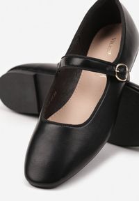 Born2be - Czarne Balerinki Vices ze Skórzaną Wkładką i Paskiem Vikiseme. Okazja: na co dzień. Zapięcie: pasek. Kolor: czarny. Materiał: skóra. Styl: casual, elegancki #6