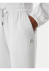 Armani Exchange Spodnie dresowe XW001745 AF10818 U0002 Biały Regular Fit. Kolor: biały. Materiał: bawełna #2
