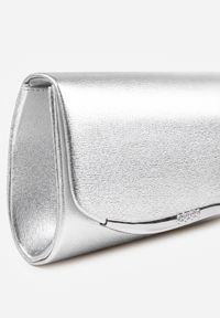 Renee - Srebrna Torebka Typu Kopertówka z Łańcuszkiem i Metaliczną Aplikacją Sofare. Kolor: srebrny. Wzór: aplikacja. Dodatki: z aplikacjami. Styl: elegancki #2