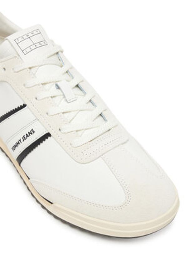 Tommy Jeans Sneakersy Tjm Retro Runner Cleated EM0EM01619 Biały. Kolor: biały. Materiał: skóra