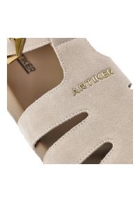 Sandały damskie Artiker, cholewka ze skóry naturalnej zamszowej ażurowa konstrukcja z wycięciami pasek z regulacją na klamrę, beżowe, 58C0328. Zapięcie: klamry. Kolor: beżowy. Materiał: skóra, zamsz. Wzór: ażurowy #3