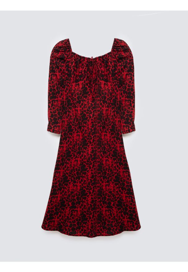 Big-Star - Sukienka damska midi z wiskozy z nadrukiem czerwono-czarna Kiara 603. Okazja: na co dzień. Typ kołnierza: dekolt kwadratowy. Kolor: czerwony. Materiał: wiskoza. Długość rękawa: długi rękaw. Wzór: nadruk. Styl: casual. Długość: midi