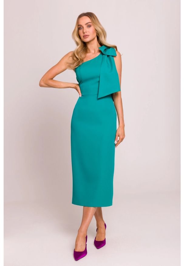 MOE - Elegancka sukienka ołówkowa na jedno ramię z kokardą turkus. Okazja: na ślub cywilny, na wesele, na imprezę. Typ kołnierza: kokarda. Kolor: czarny. Typ sukienki: ołówkowe. Styl: elegancki