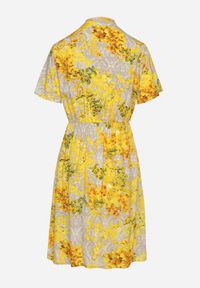 Born2be - Żółta Sukienka w Kwiaty z Paskiem Cleza. Okazja: na co dzień. Typ kołnierza: dekolt w kształcie V. Kolor: żółty. Wzór: kwiaty. Sezon: wiosna, lato. Styl: casual, elegancki #4