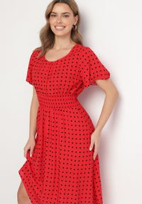 Born2be - Czerwona Sukienka z Bawełny Rozkloszowana w Kropki Toliennea. Okazja: na co dzień. Kolor: czerwony. Materiał: bawełna. Wzór: kropki. Styl: casual #6