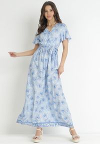 Born2be - Niebieska Sukienka Kopertowa z Wiskozy z Gumką w Talii i Metalicznym Wzorem Hollisa. Kolor: niebieski. Materiał: wiskoza. Typ sukienki: kopertowe #1