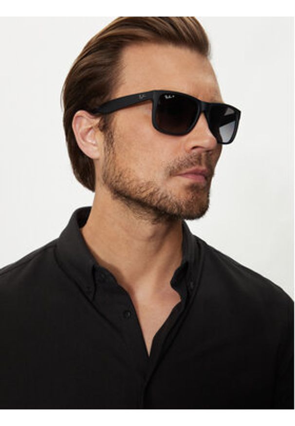 Ray-Ban Okulary przeciwsłoneczne Justin Classic 0RB4165 622/T3 Czarny. Kolor: czarny. Materiał: syntetyk