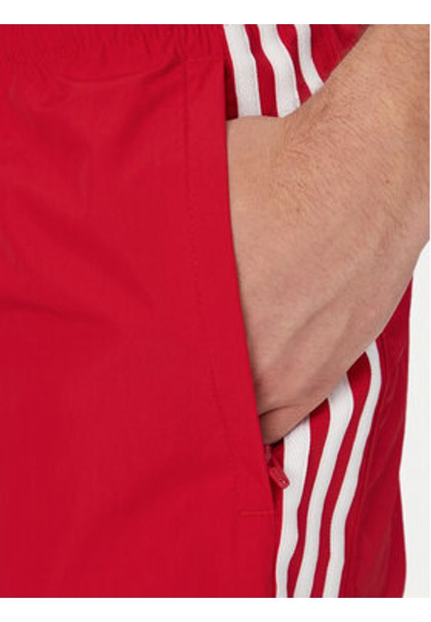Adidas - adidas Szorty sportowe Sprinter KE3570 Czerwony Regular Fit. Kolor: czerwony. Materiał: syntetyk. Styl: sportowy