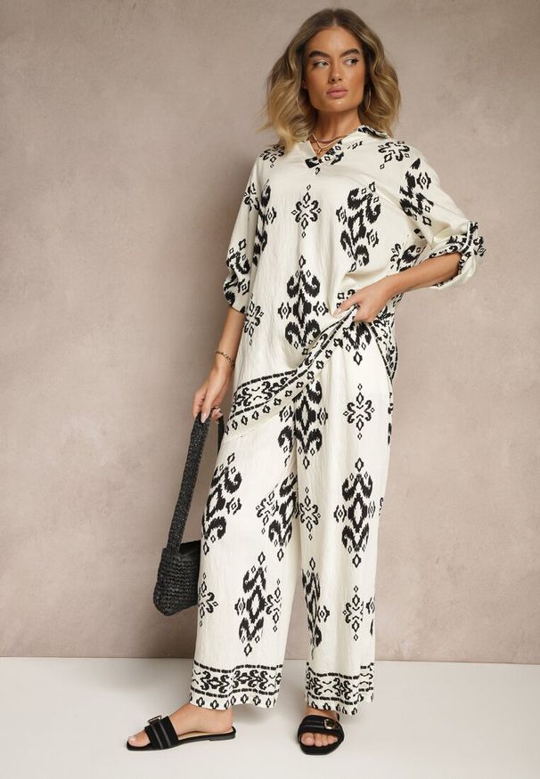 Renee - Biały Komplet z Wiskozą Koszula i Spodnie Zdobione Etnicznym Printem Mepina. Kolor: biały. Materiał: wiskoza. Wzór: nadruk, aplikacja