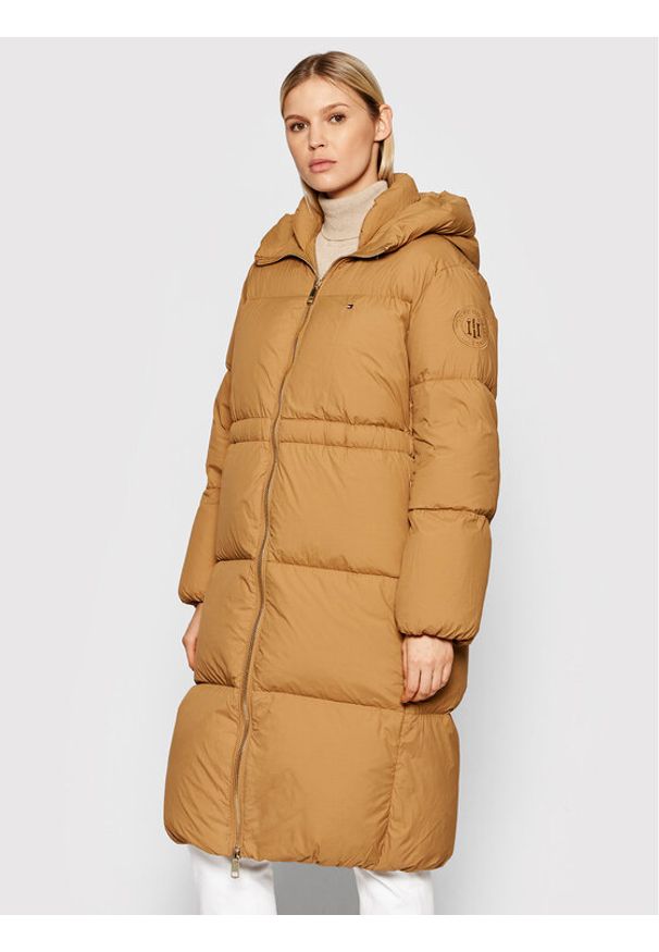 TOMMY HILFIGER - Kurtka puchowa Tommy Hilfiger. Kolor: brązowy. Materiał: syntetyk, puch
