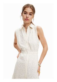 Desigual Sukienka koszulowa Moon 23SWVW59 Écru Regular Fit. Materiał: bawełna, syntetyk. Typ sukienki: koszulowe