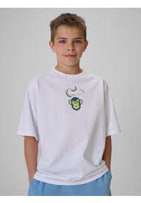 4f - 4F T-shirt loose z nadrukiem chłopięcy - biały 134/140 (8-10 lat). Okazja: na uczelnię, na co dzień, na spacer. Kolor: biały. Materiał: bawełna, dzianina. Wzór: nadruk. Sezon: lato. Styl: casual #2