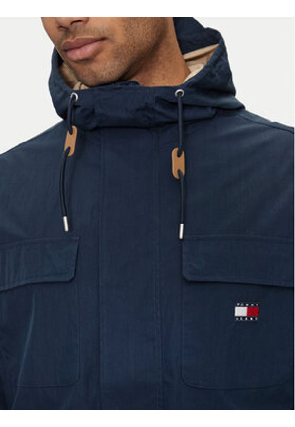 Tommy Jeans Parka Utility DM0DM18905 Granatowy Regular Fit. Kolor: niebieski. Materiał: bawełna, syntetyk