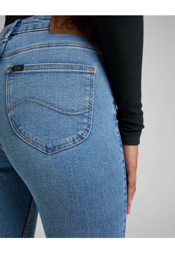 Lee - LEE SCARLETT HIGH ZIP DAMSKIE SPODNIE JEANSOWE PARTLY CLOUDY L31BERPA 112320161